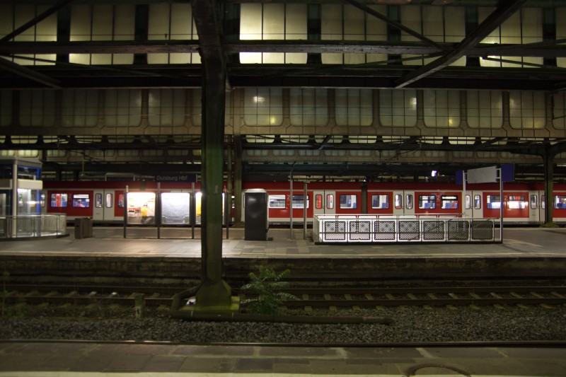 Duisburg Hauptbahnhof bei Nacht
